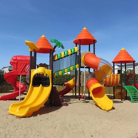 캠프장 Camping Le Ranch 5*