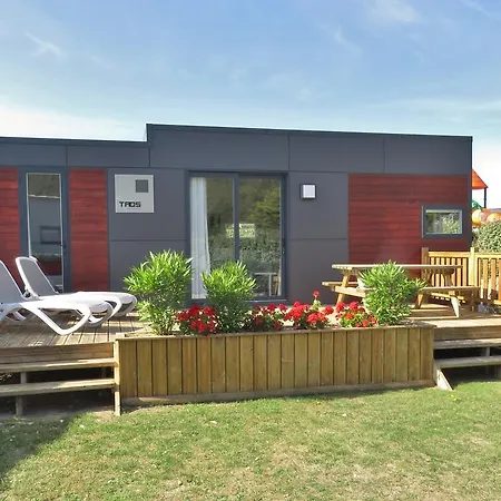 Camping Le Ranch 캠프장 5*